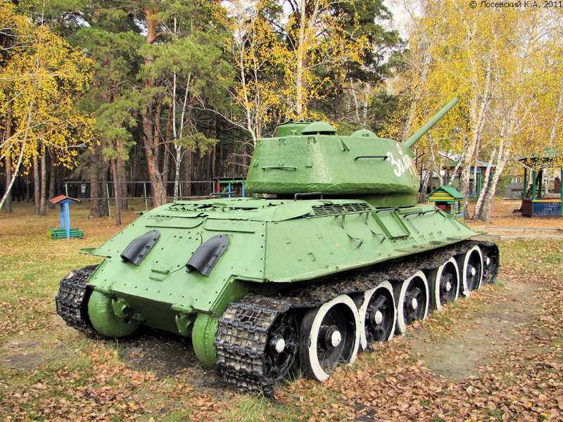 Illustration for article titled This Russian city uses old Soviet tanks as playgrounds